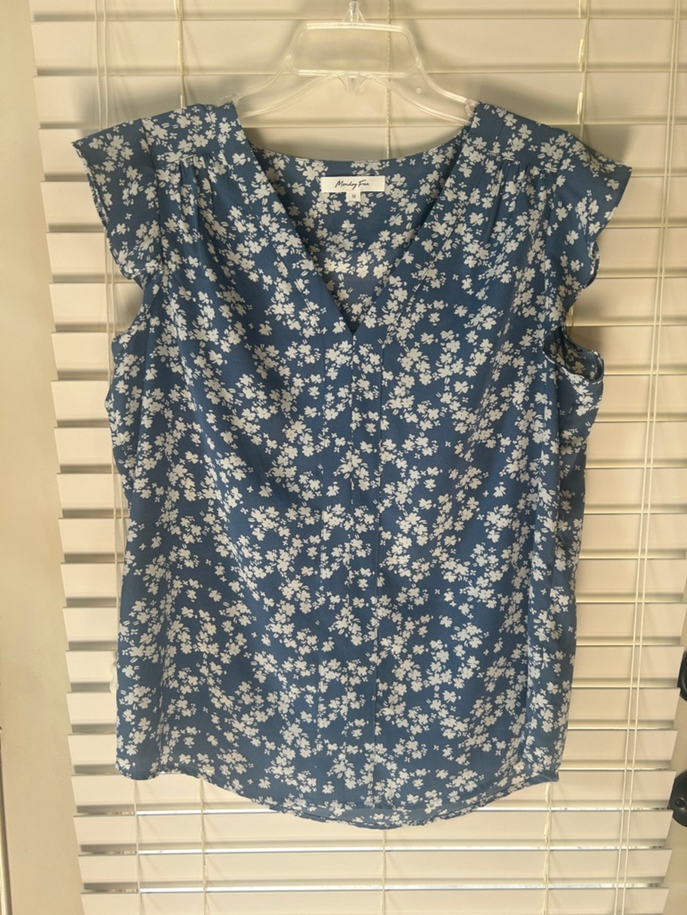 Floral V-Neck Cap Sleeve Top in Blue